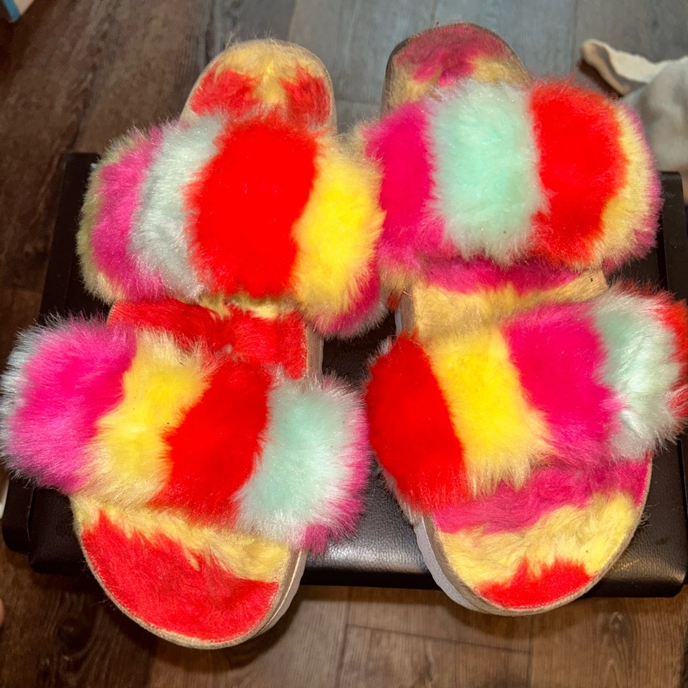 Fuzzy multi-colored slides